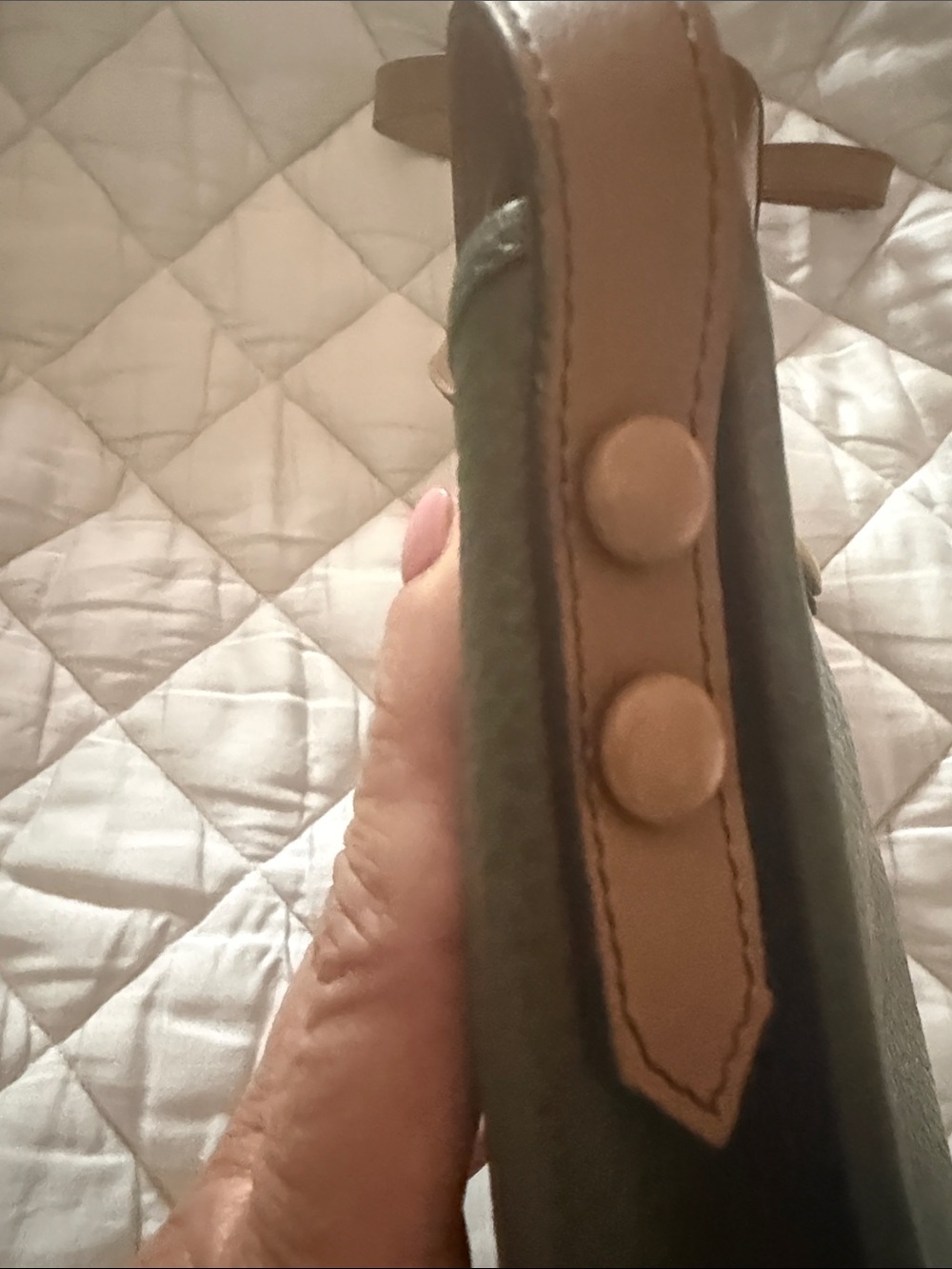 $310 TODAY Authentic Dior Olive Green Leather Crossbody Bag with Tan Trim - Picture 9 of 10